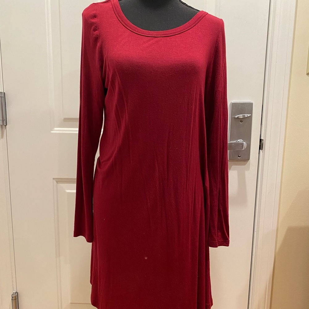 Long sleeve maroon dress